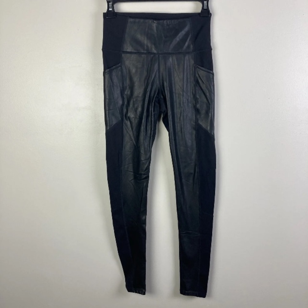 ATHLETA XS Faux leather panel leggings
Gleam Chaturanga 27 ins 870859